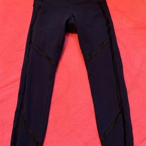 Low rise alo leggings with black stitch